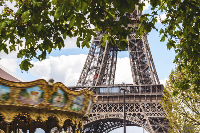 França, Ile-de-France, Paris, Torre Eiffel e carrossel — Fotografia de Stock