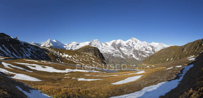 Autriche, État de Salzbourg, Grossglockner High Alpine Road, Fuscher Toerl, Vue sur Grosses Wiesbachhorn, Parc national du Haut Tauern — Photo de stock