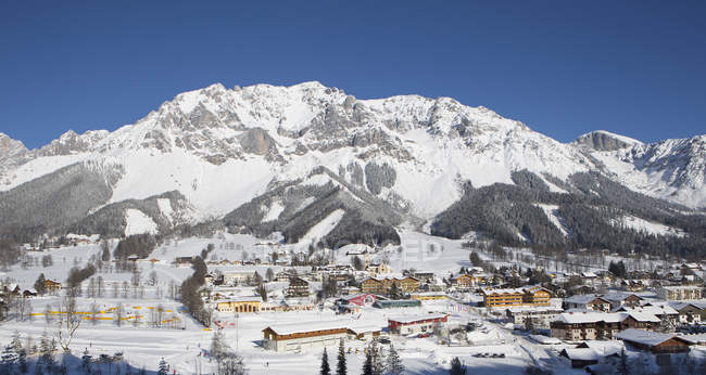 Austria, Styria, Liezen District, Ramsau am Dachstein, Dachstein massif in winter — Stock Photo