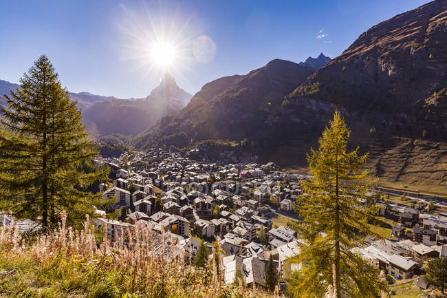 Switzerland, Valais, Zermatt, Matterhorn, townscape, chalets, holiday homes — Stock Photo