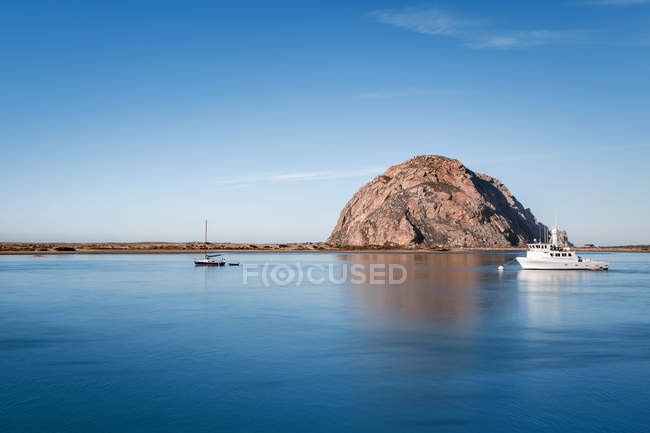 USA, California, Morro Bay, nave nel porto di Morror Bay — Foto stock