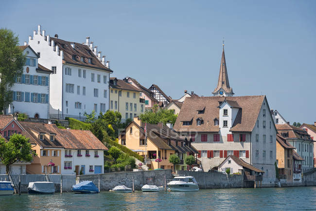 Suiza, Thurgau, Diessenhofen, paisaje urbano con Rin - foto de stock