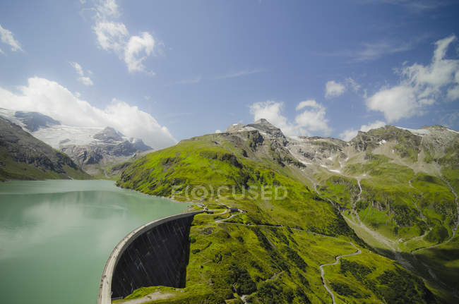Áustria, Kaprun, barragem de Mooserboden com muro da barragem de Drossensperre — Fotografia de Stock