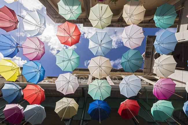 Mauritius, Port Louis, Caudan Waterfront, Piazza degli ombrelli — Foto stock