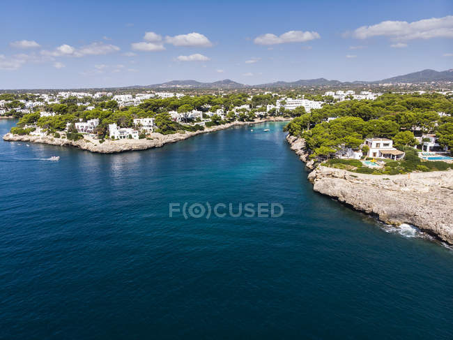 Spain,  Balearic Islands, Mallorca, Coast of Cala d'or and bay Cala Ferrera, holiday homes and villas — Stock Photo