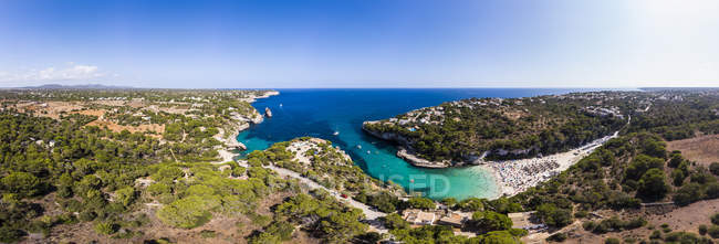 Espanha, Ilhas Baleares, Maiorca, Vista aérea de Cala Llombards — Fotografia de Stock