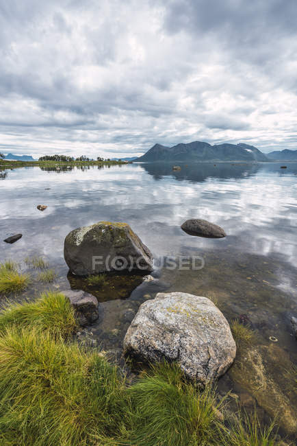 Норвегія, острів Сеня, Прибережна пейзаж — стокове фото