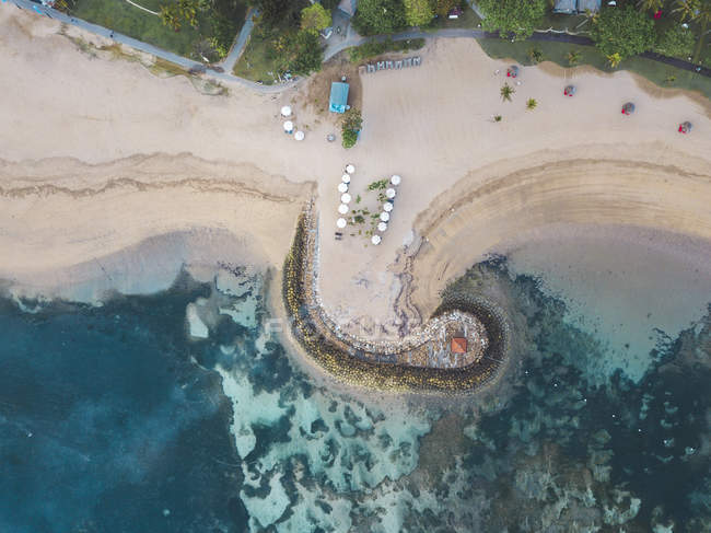 Indonesia, Bali, Vista aérea de la playa de Nusa Dua - foto de stock