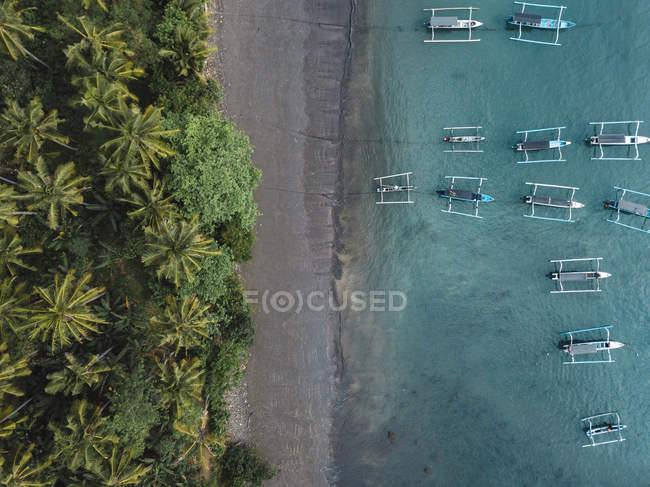 Indonesia, Bali, Veduta aerea di banca barche e spiaggia — Foto stock