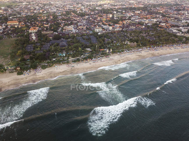 Indonesia, Bali, Vista aérea de la playa de Padma - foto de stock
