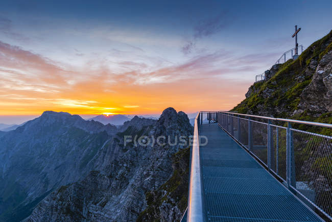 Alemanha, Baviera, Allgaeu, Allgaeu Alps, Nebelhorn ao nascer do sol — Fotografia de Stock