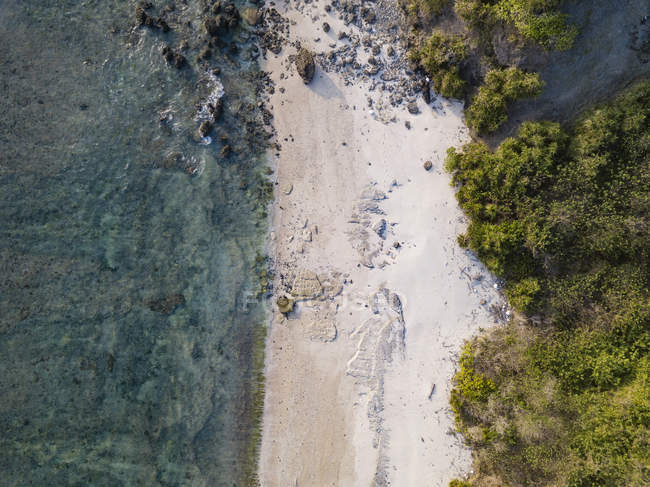 Indonesia, Lombok, Vista aérea de la playa - foto de stock