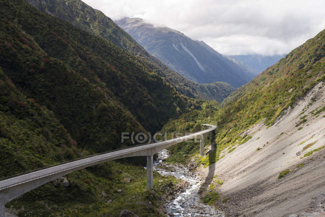 Nuova Zelanda, Isola del Sud, Alpi Meridionali, Ponte del Passo di Artù — Foto stock