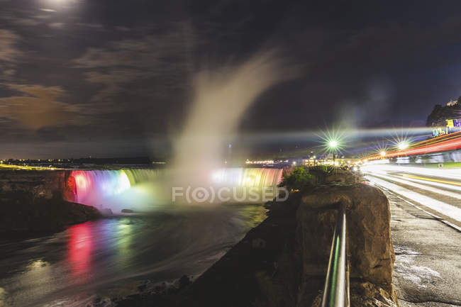 Канада, Онтаріо, Ніагарський водоспад на ніч — стокове фото