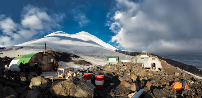 Russia, Upper Baksan Valley, Caucasus, Mount Elbrus North Camp — стокове фото