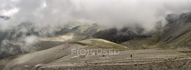 Росія, Кавказ, гірські мандрівники в долині Верхнього Баксану. — стокове фото