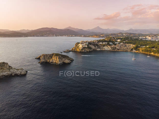Spain, Mallorca, Region Calvia, Aerial view of Isla Malgrats and Santa Ponca at dusk — Stock Photo
