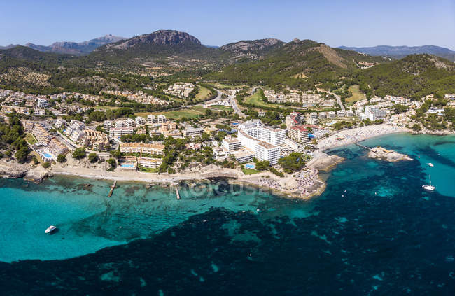 Spain, Baleares, Mallorce, Calvia region, Costa de la Calma, Aerial view of Camp de Mar — Stock Photo