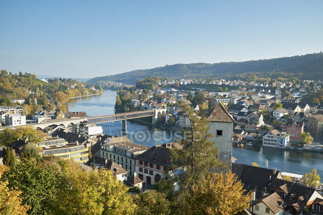 Швейцария, Кантон Шаффхаузен, Шаффхаузен, Вид на старый город и реку Рейн — стоковое фото