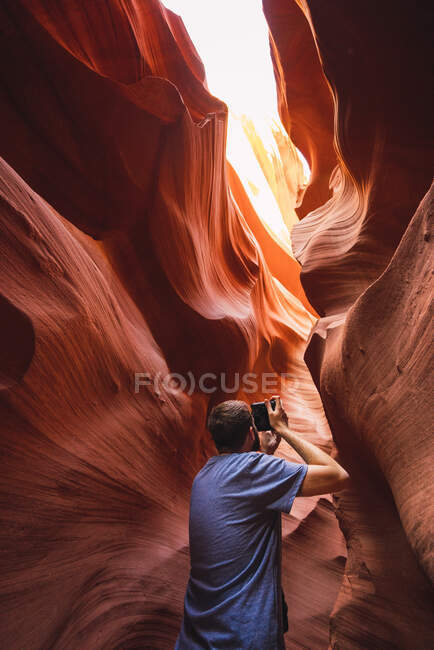 США, Arizona, Lower Antilope Canyon, туристическая фотография — стоковое фото