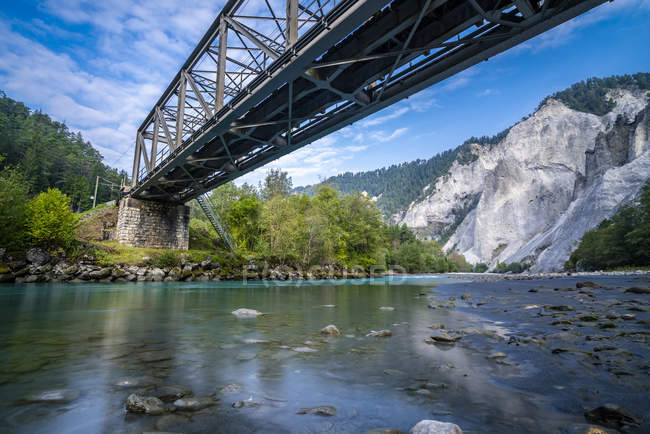 Svizzera, Grigioni, Ruinaulta, Canyon del Reno, Ponte ferroviario, Ferrovia Retica — Foto stock