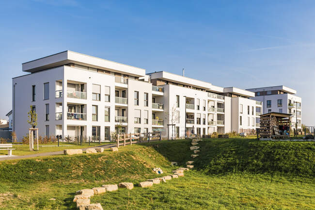 Germania, Baden-Wuerttemberg, Sindelfingen, Darmsheim, area di sviluppo, moderna casa plurifamiliare — Foto stock