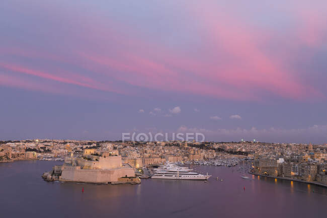 Malta, Valletta, Harbour, afterglow — Stock Photo