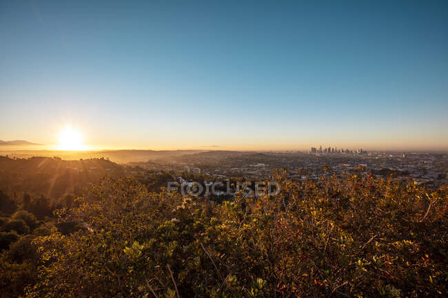 EUA, Califórnia, Los Angeles, nascer do sol no Observatório Griffith — Fotografia de Stock