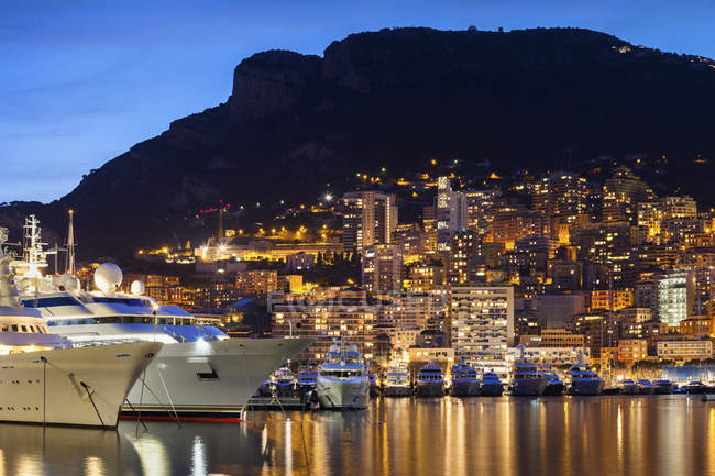 Principality of Monaco, Monaco, Monte Carlo, marina at blue hour — Stock Photo