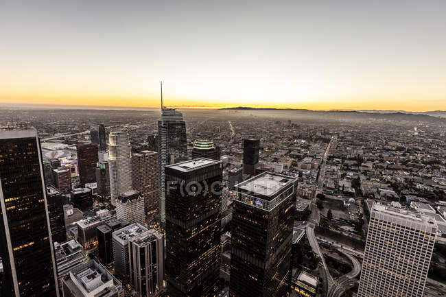 USA, Kalifornien, los angeles, Stadtbild in der Dämmerung — Stockfoto