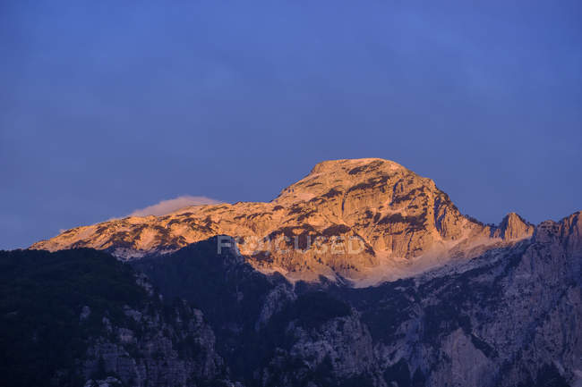 Албанія, Шкодер, Албанські Альпи, той Національний парк, Теут, гори у вечірній світ — стокове фото