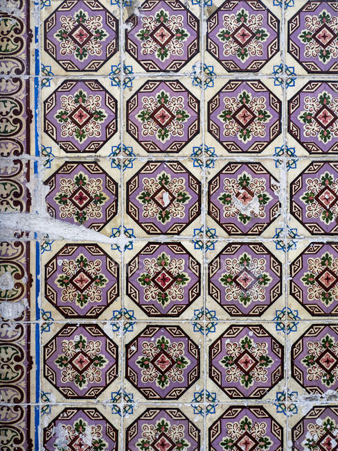 Portugal, Lisboa, Azulejo numa fachada — Fotografia de Stock