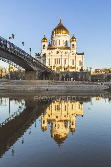 Russia, Mosca, Cattedrale di Cristo Salvatore all'alba — Foto stock