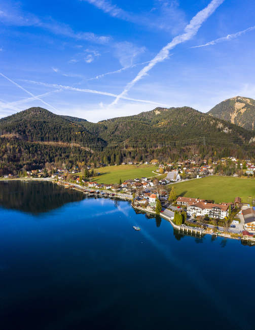 Germany, Bavaria, Upper Bavaria, Lake Walchen, Kochel am See in the evening — Stock Photo