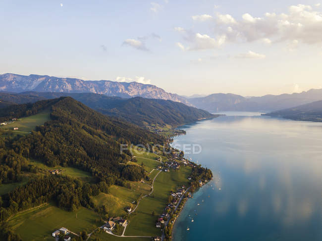 Австрія, Верхня Австрія, Вайреґґ, озеро Аттерзее — стокове фото