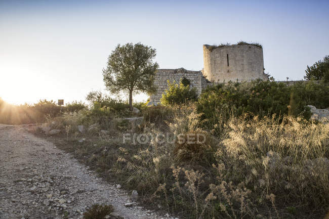 Sicilia, provincia de Siracusa, Noto Antica, Castello, fuerte normando - foto de stock