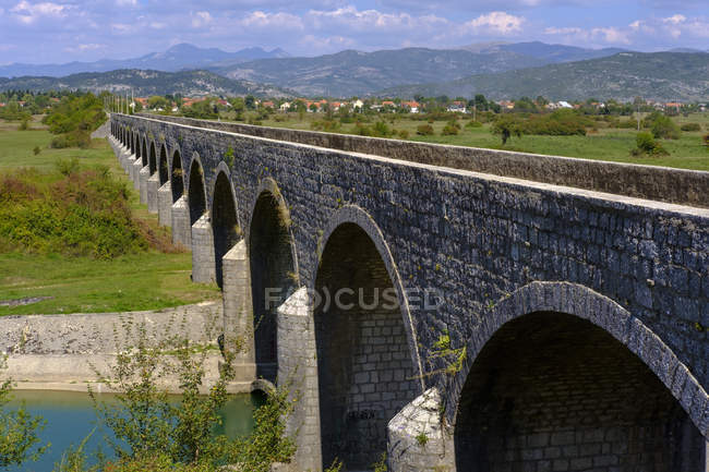 Montenegro, Niksic, il ponte dello zar Carev più — Foto stock