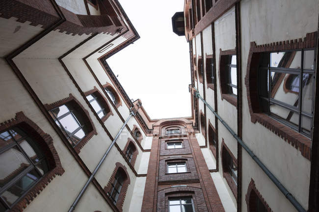 Germany, Hamburg, Speicherstadt, old warehouse, courtyard — Stock Photo