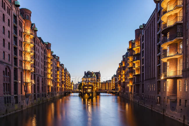 Germania, Amburgo, Old Warehouse District e Wasserschloss — Foto stock