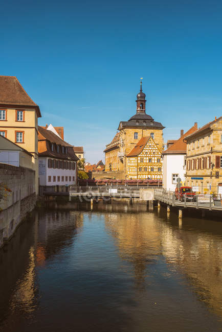 Germany, Bavaria, Bamberg, Old town hall and Regnitz river — Stock Photo