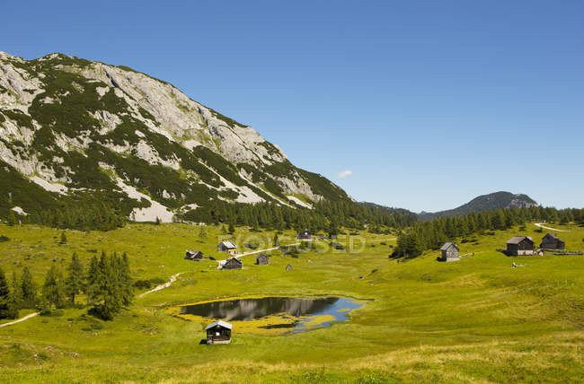 Áustria, Estíria, Tauplitz, Totes Gebirge, Cabanas Alpinas — Fotografia de Stock