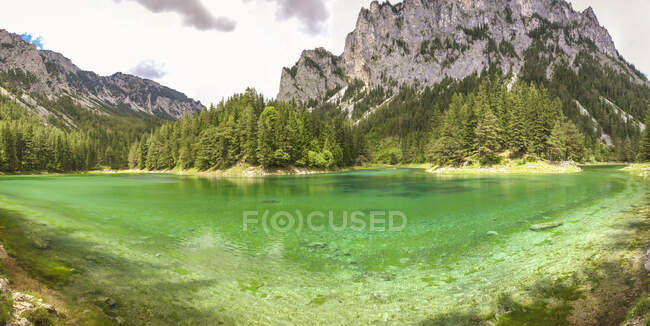 Austria, Stiria, Tragoess, Lago Verde — Foto stock