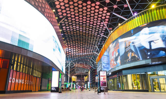 Emirados Árabes Unidos, Dubai, Dubai Mall — Fotografia de Stock