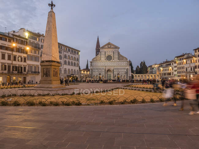 Italien, Toskana, Florenz, Santa Maria Novella, Piazza Santa Maria Novella am Abend — Stockfoto