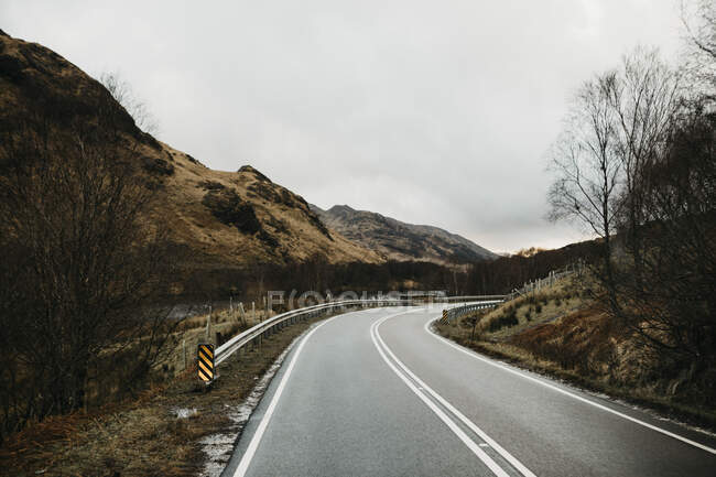 Regno Unito, Scozia, Highland, contry road — Foto stock