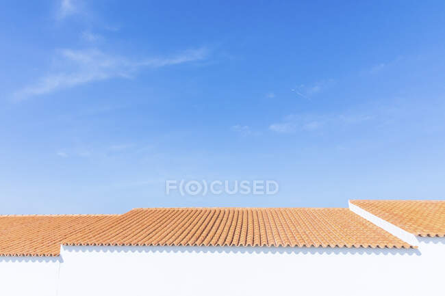 Portugal, Algarve, Sagres, telhado com azulejos típicos de barro — Fotografia de Stock