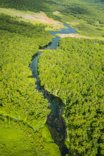 Russia, Kamchatka, Veduta aerea di un fiume caldo — Foto stock