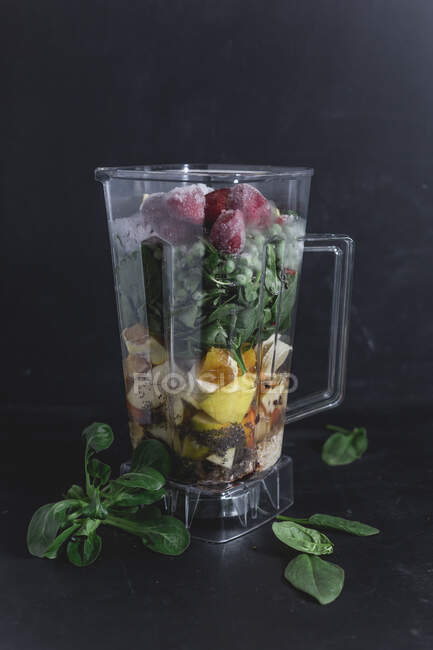 Ingredienti di frullato di frutta vegetale — Foto stock