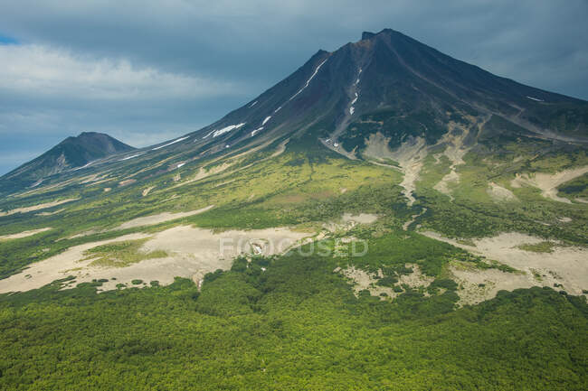 Russie, Kamchatka, Vue aérienne du volcan — Photo de stock