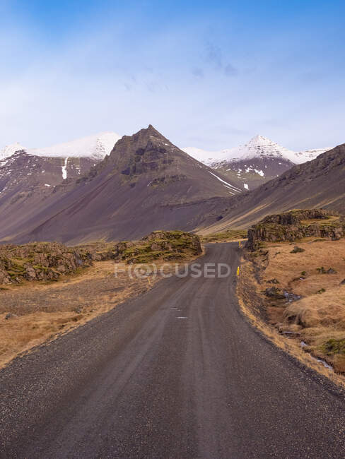 Iceland, Austurland, gravel road on the way to Egilsstadir — Stock Photo